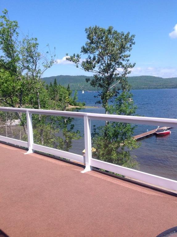 Auberge Sur Le Lac Temiscouata Temiscouata Sur Le Lac Exterior foto